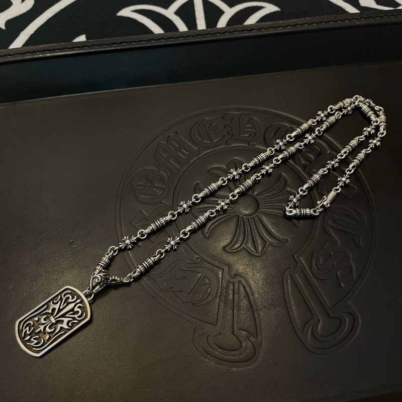 Ch*0me He**ts necklaces